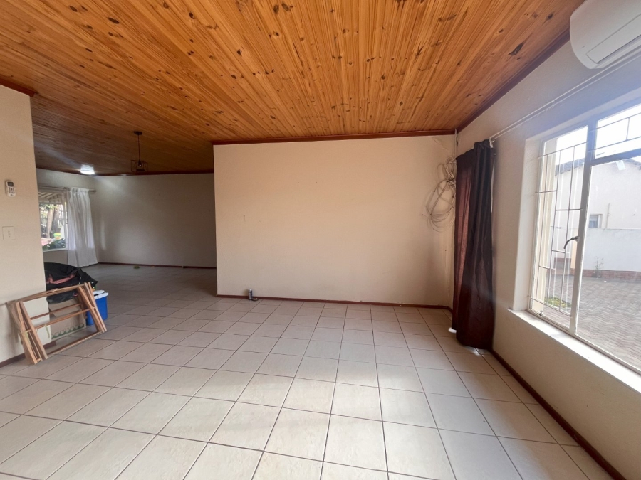 4 Bedroom Property for Sale in Pellissier Free State